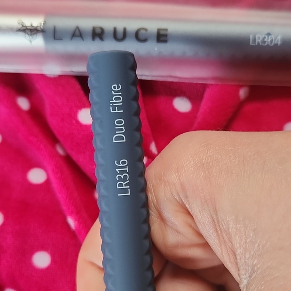 Laruce Makeup Brushes Set - Picture 3 of 6